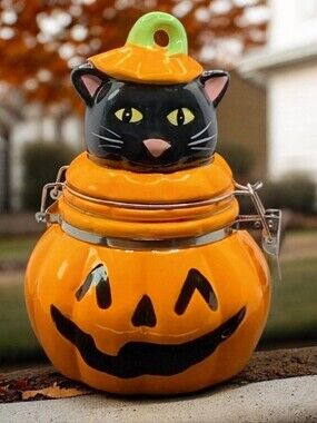 NWT. Full Moon Ceramic Black Cat Jack O' Latern Halloween Hinged Ceramic Jar